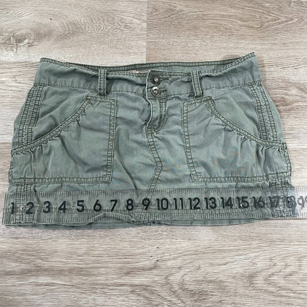 Low Rise Mini Skirt - Picture 4 of 9